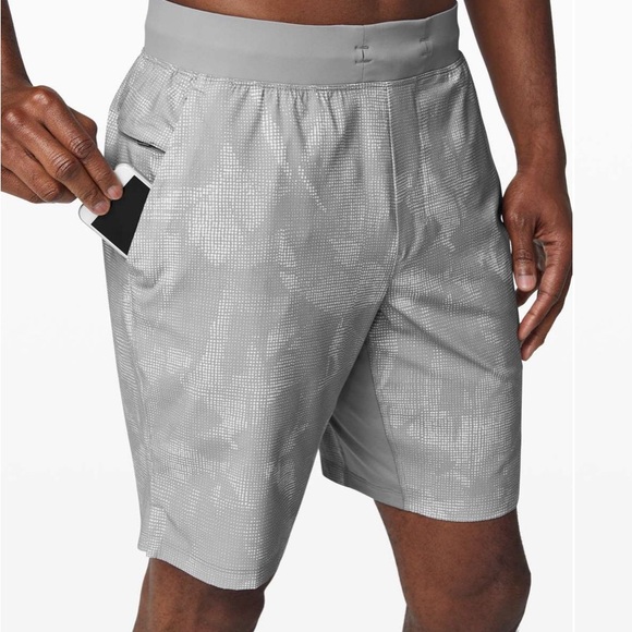 Lululemon T.H.E. Short 11”Size Medium 
Illusion White Light Cast - Picture 2 of 11